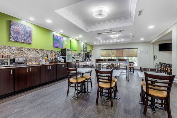 Petit déjeuner buffet compris tous les jours