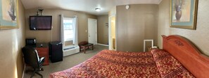 Room, 1 King Bed | Free WiFi, alarm clocks, wheelchair access - Dutch Motel Palmyra (Palmyra)