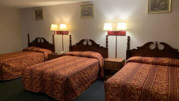 Triple Room, 3 Full size Beds | Private pool