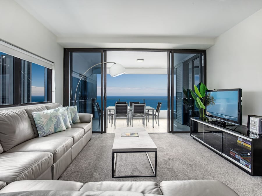 Apartamento, 3 quartos, vista para o oceano | Sala de estar | TV de plasma 40 polegadas com canais via satélite, TV