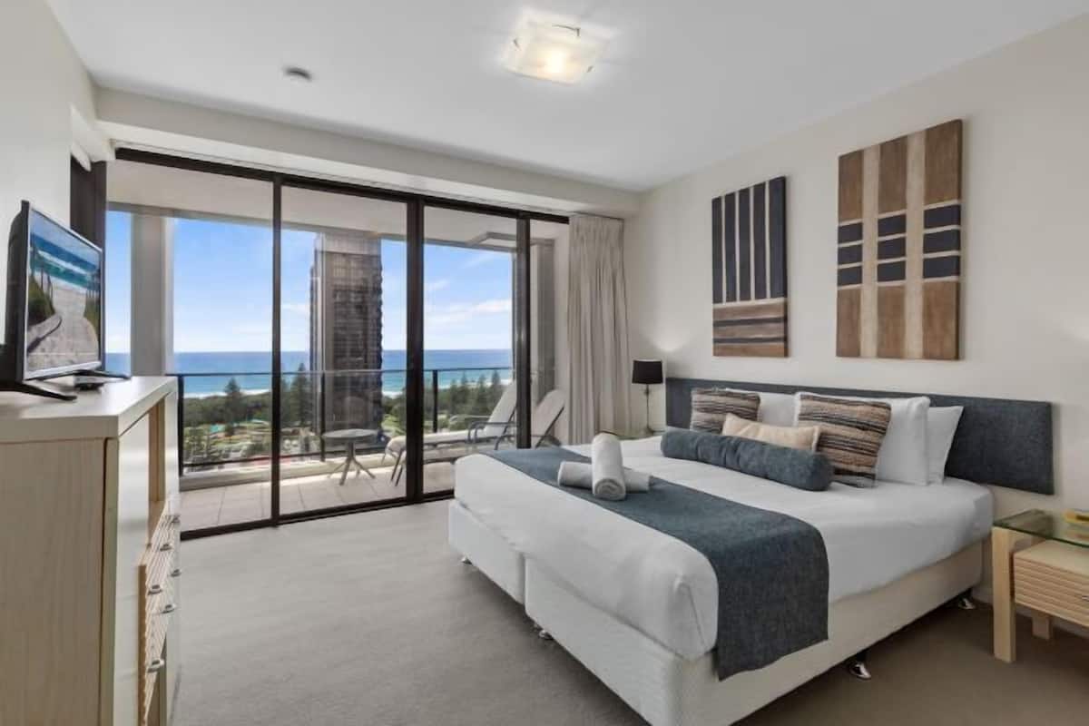 1 bedroom, individually decorated, individually furnished