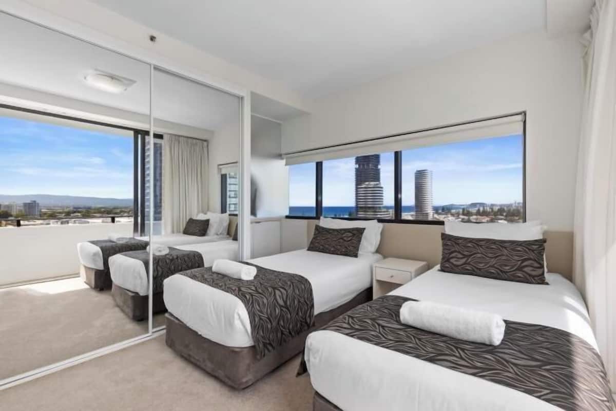 1 bedroom, individually decorated, individually furnished