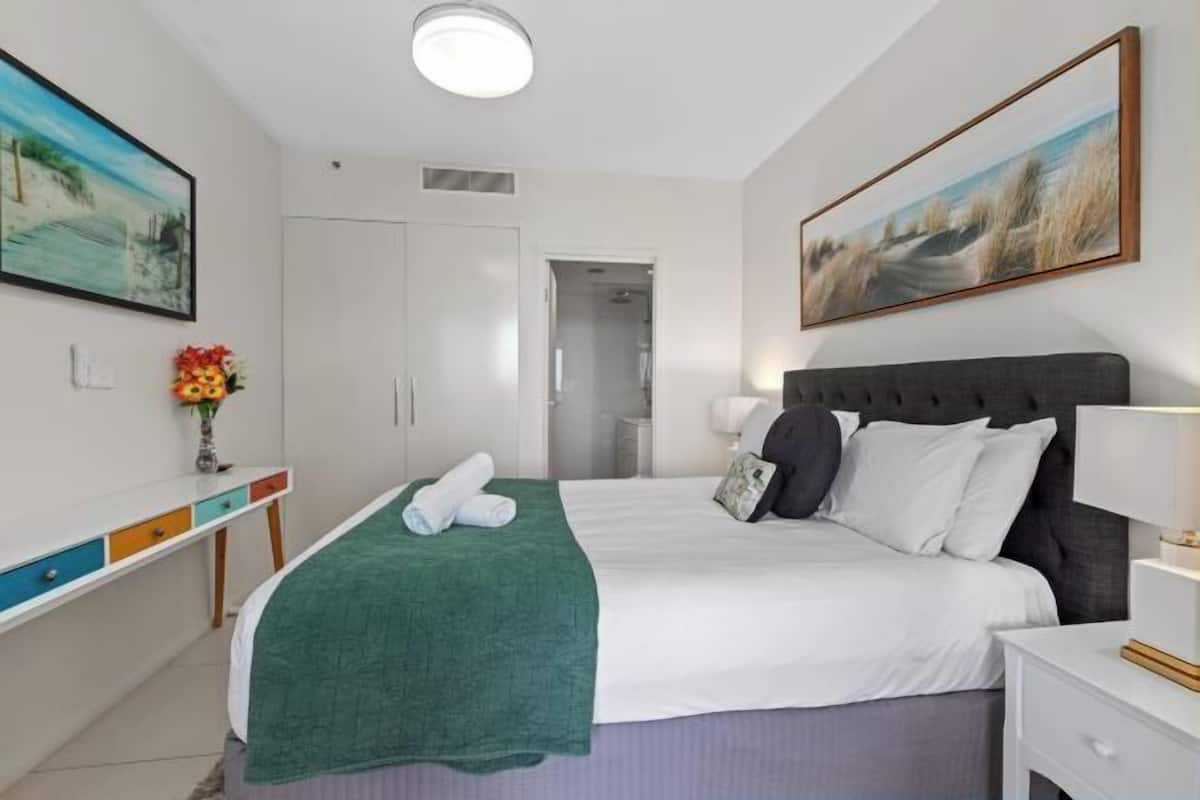 1 bedroom, individually decorated, individually furnished