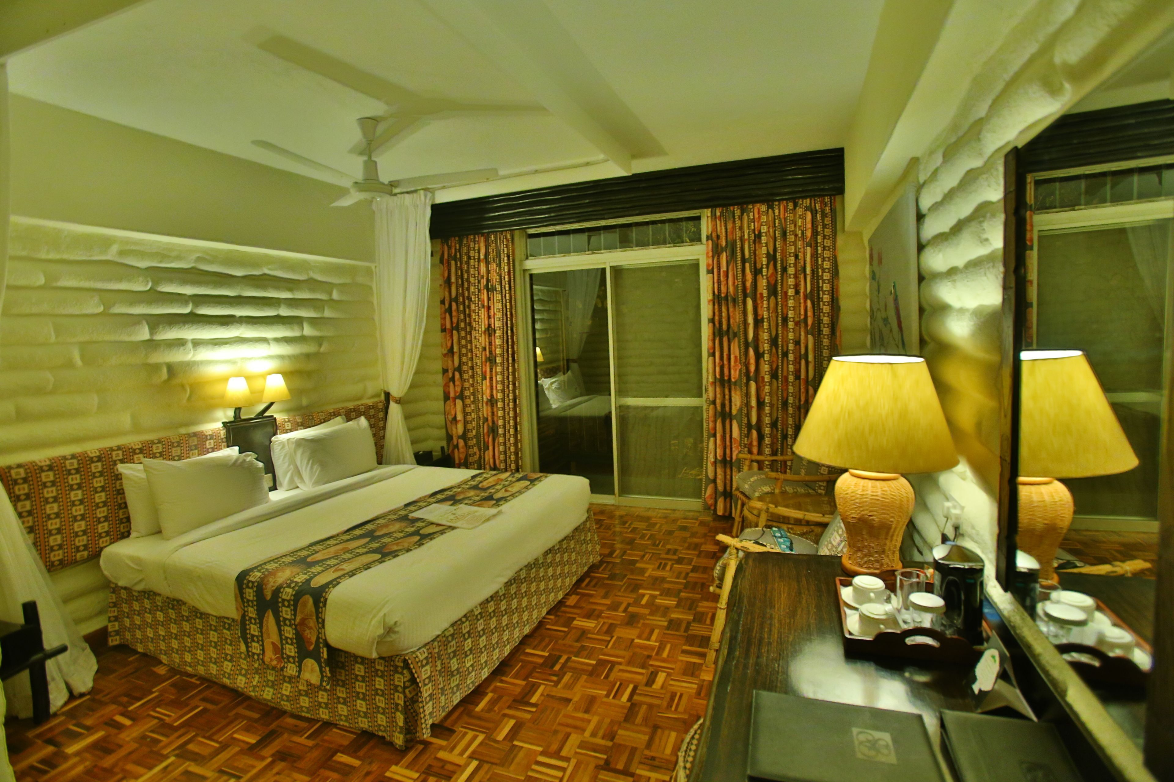 In-room safe, desk, laptop workspace, rollaway beds