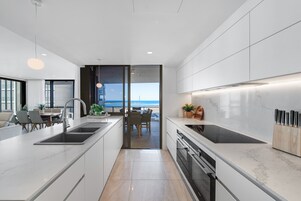 3 Bedroom Deluxe Apartment | Private kitchen