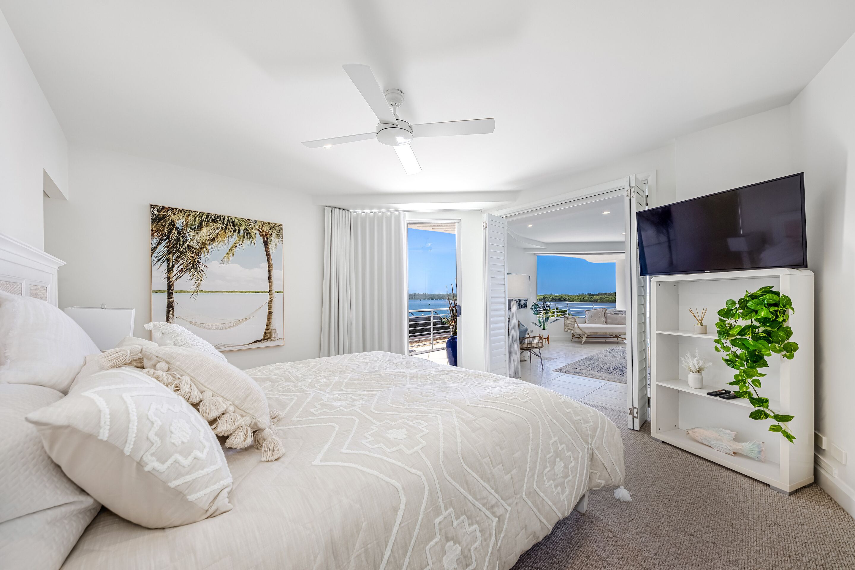 3 Bedroom Luxury Waterfront Apartment | Individually decorated, individually furnished, laptop workspace