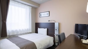 Habitación estándar, 1 cama matrimonial, para no fumadores | Ropa de cama de alta calidad, escritorio y cortinas blackout