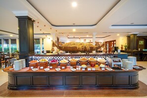 Breakfast, lunch, dinner served; international cuisine, pool views