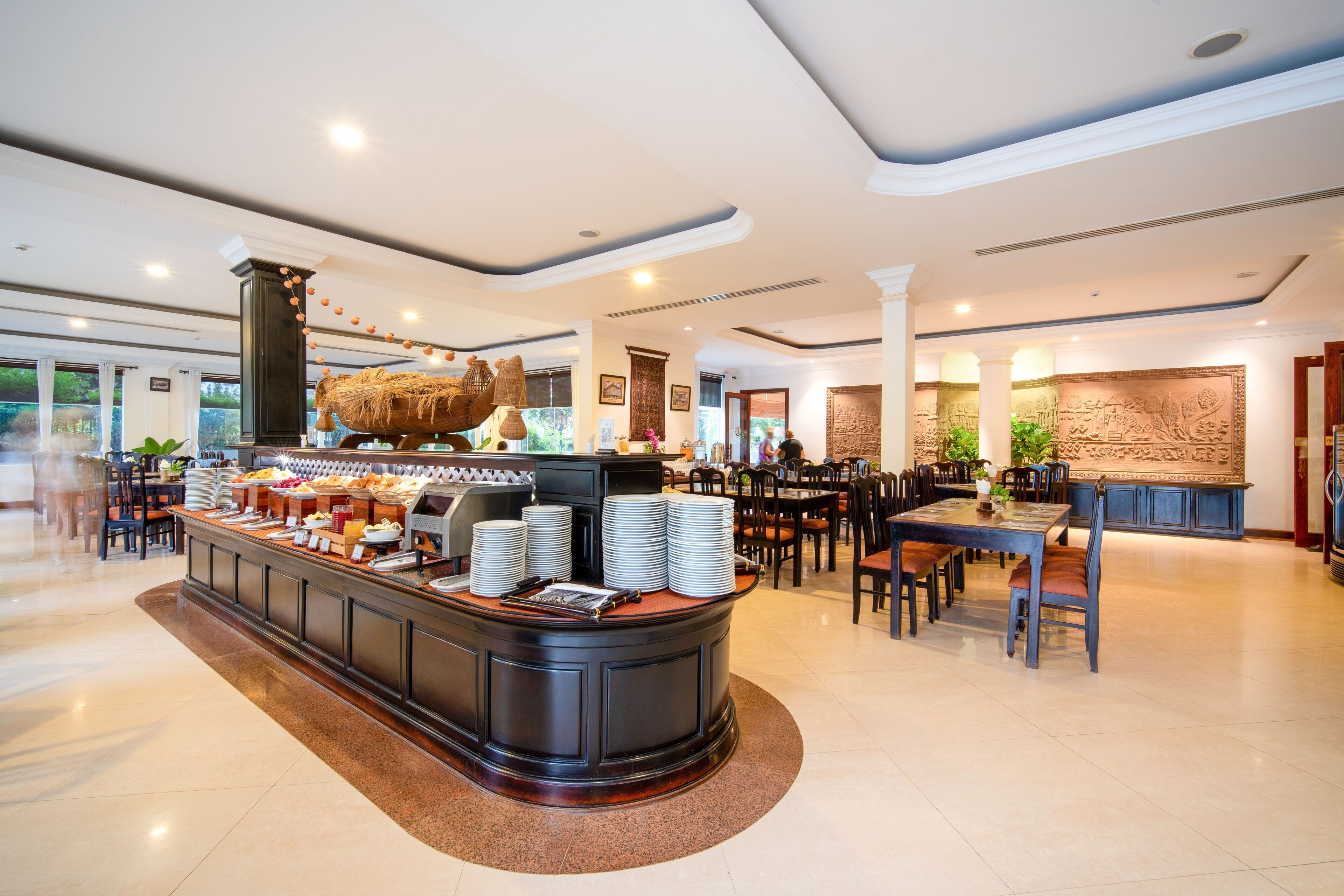 breakfast, lunch, dinner served; international cuisine, pool views