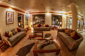 Lobby sitting area - Diego De Almagro Punta Arenas (Punta Arenas)