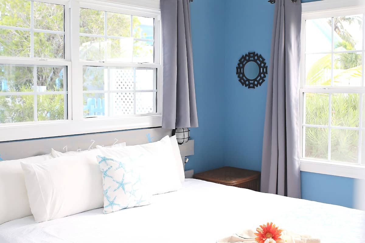 Casa de campo Deluxe, 2 habitaciones, vista al jardín, junto a la playa | 1 habitación, ropa de cama de alta calidad y camas con pillow-top