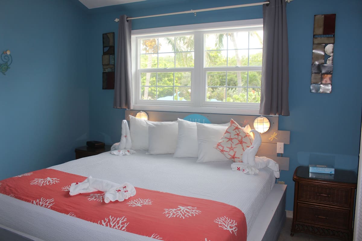 Villa Deluxe, 1 habitación, vista parcial al océano, junto a la playa | 1 habitación, ropa de cama de alta calidad y camas con pillow-top