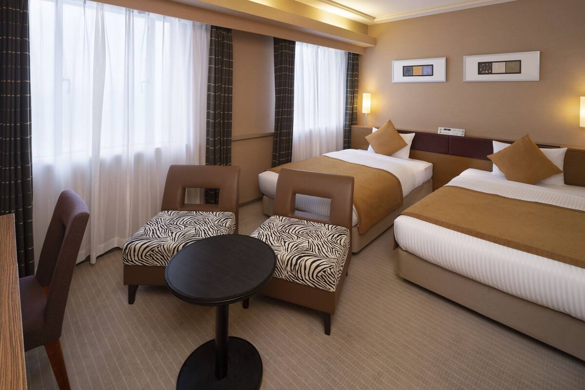 premium bedding, in-room safe, desk, iron/ironing board