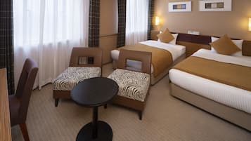 Premium bedding, in-room safe, desk, iron/ironing board