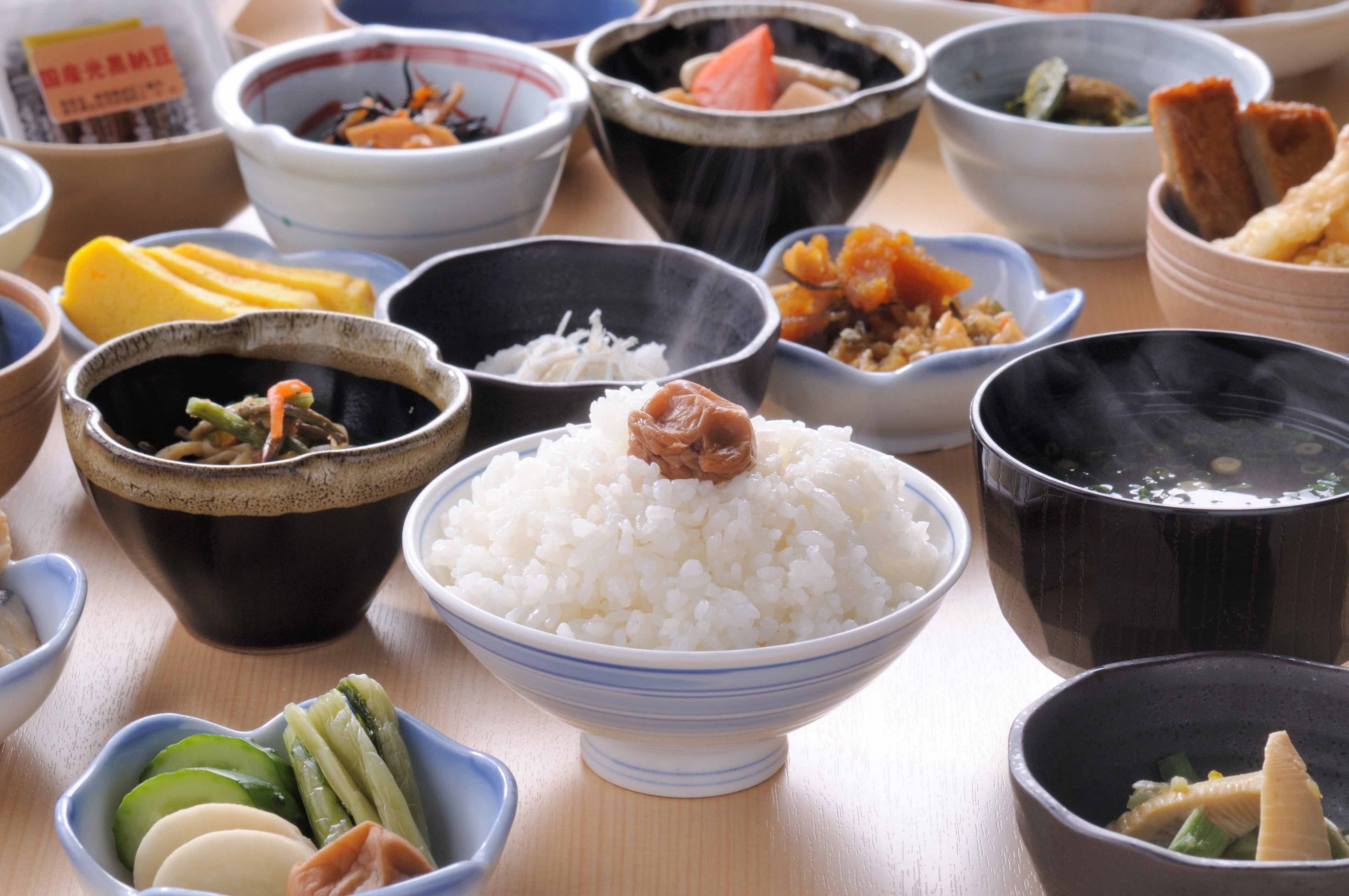 2 间餐厅，供应早餐