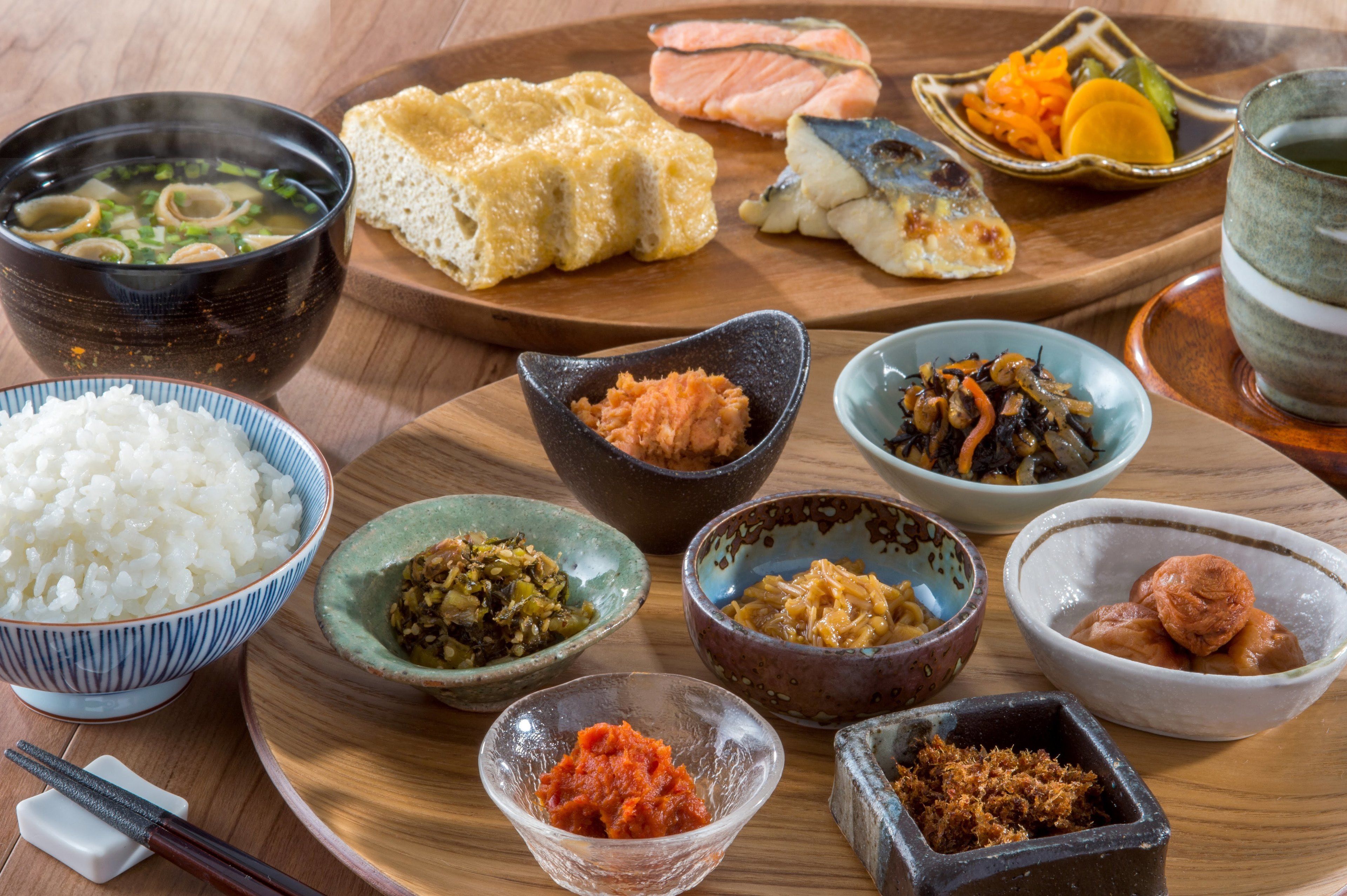 daily buffet breakfast (jpy 1800 per person)