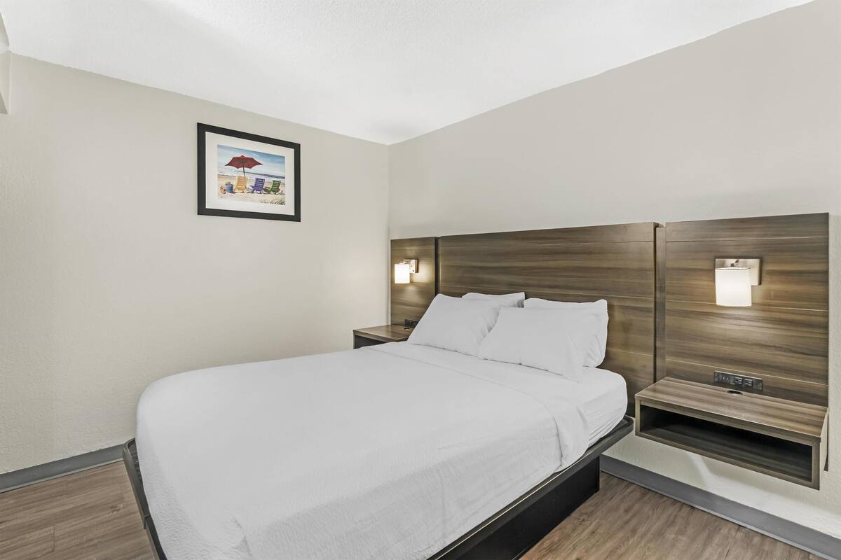 Suite, 1 Queen-Bett, Küche, Meerseite (with Sofabed) | 1 Schlafzimmer, Zimmersafe, Schreibtisch, Verdunkelungsvorhänge