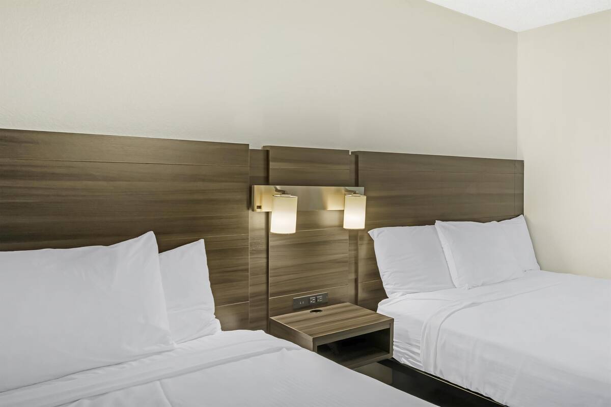 Suite, 2 Doppelbetten, Küche, Meerseite (with Sofabed) | 1 Schlafzimmer, Zimmersafe, Schreibtisch, Verdunkelungsvorhänge