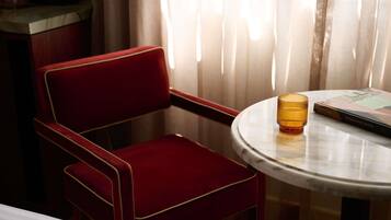 Superior Room, 1 Katil Raja (King) | Peralatan tempat tidur premium, tilam berlapik, bar mini