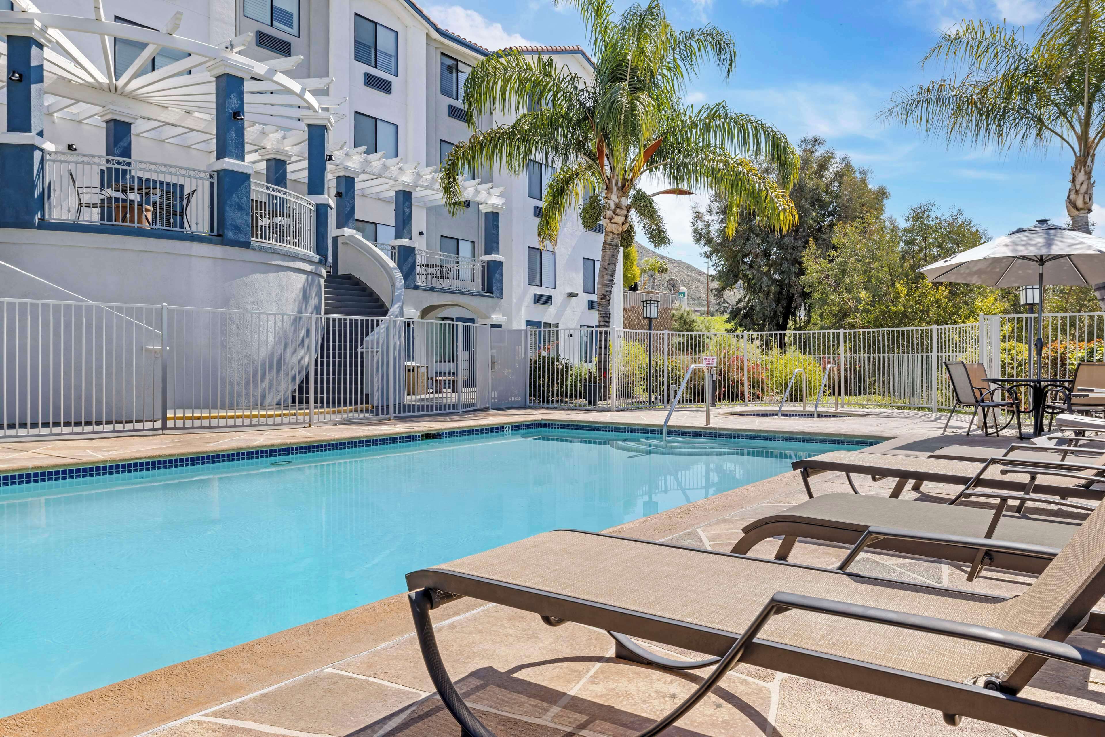 outdoor pool, pool loungers