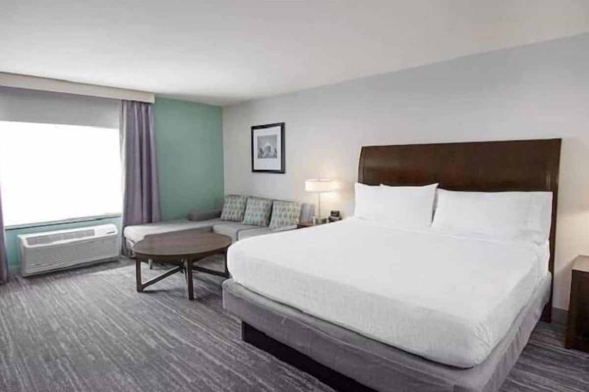 1 makuuhuone, allergiatestatut vuodevaatteet, untuvapeitot