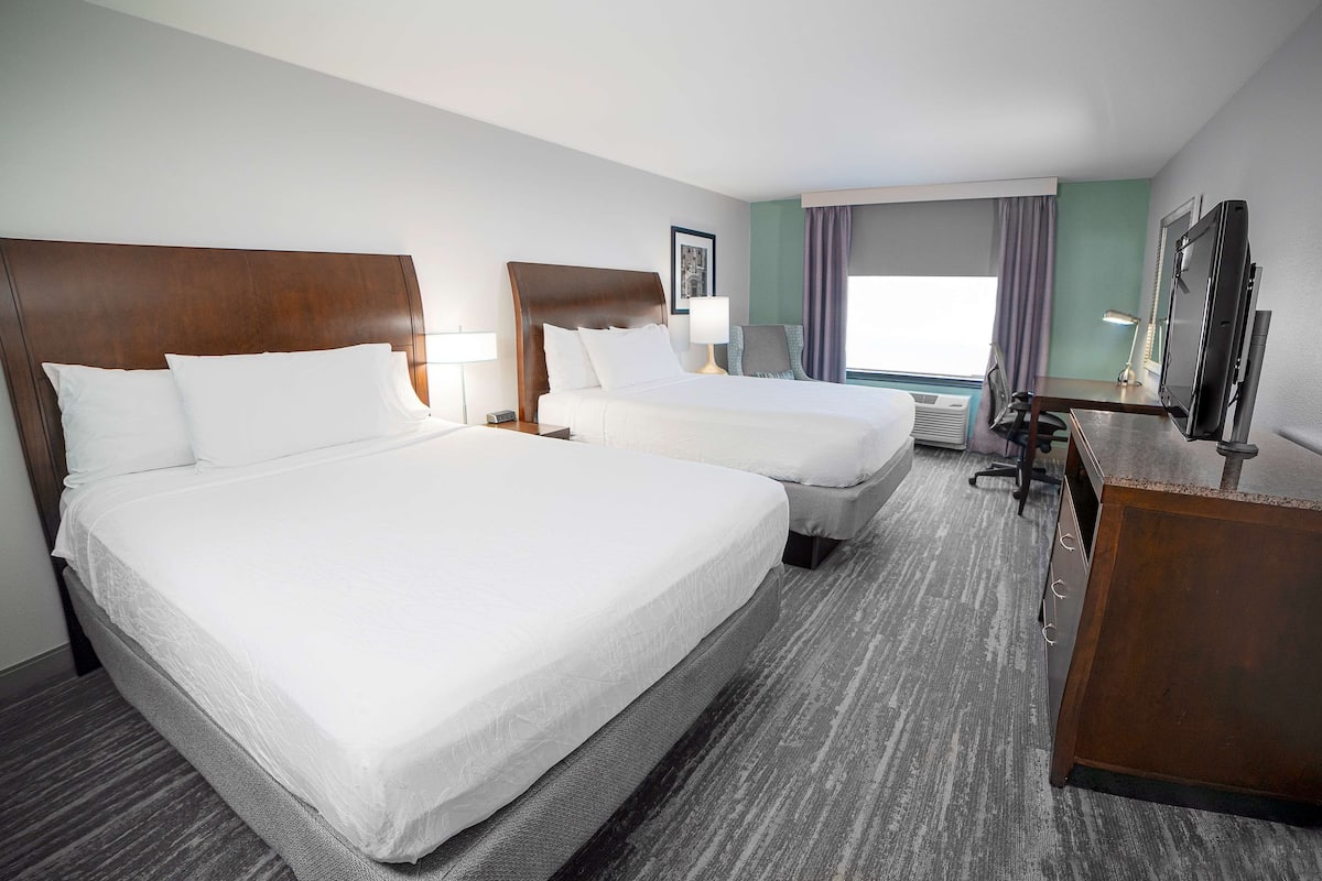 1 bedroom, hypo-allergenic bedding, down duvets, in-room safe