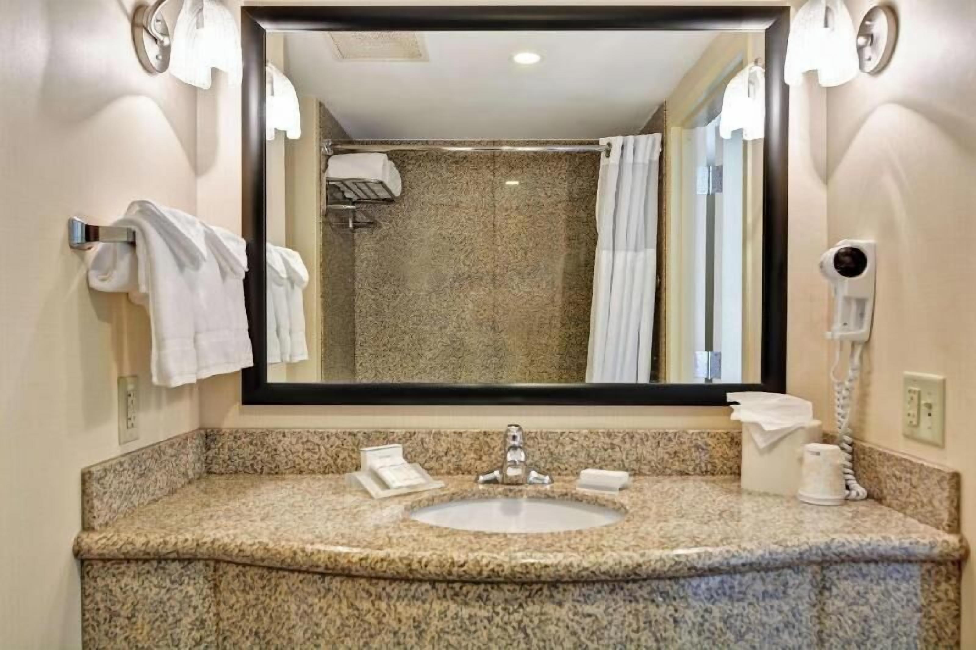Bathroom | Free toiletries, hair dryer, towels