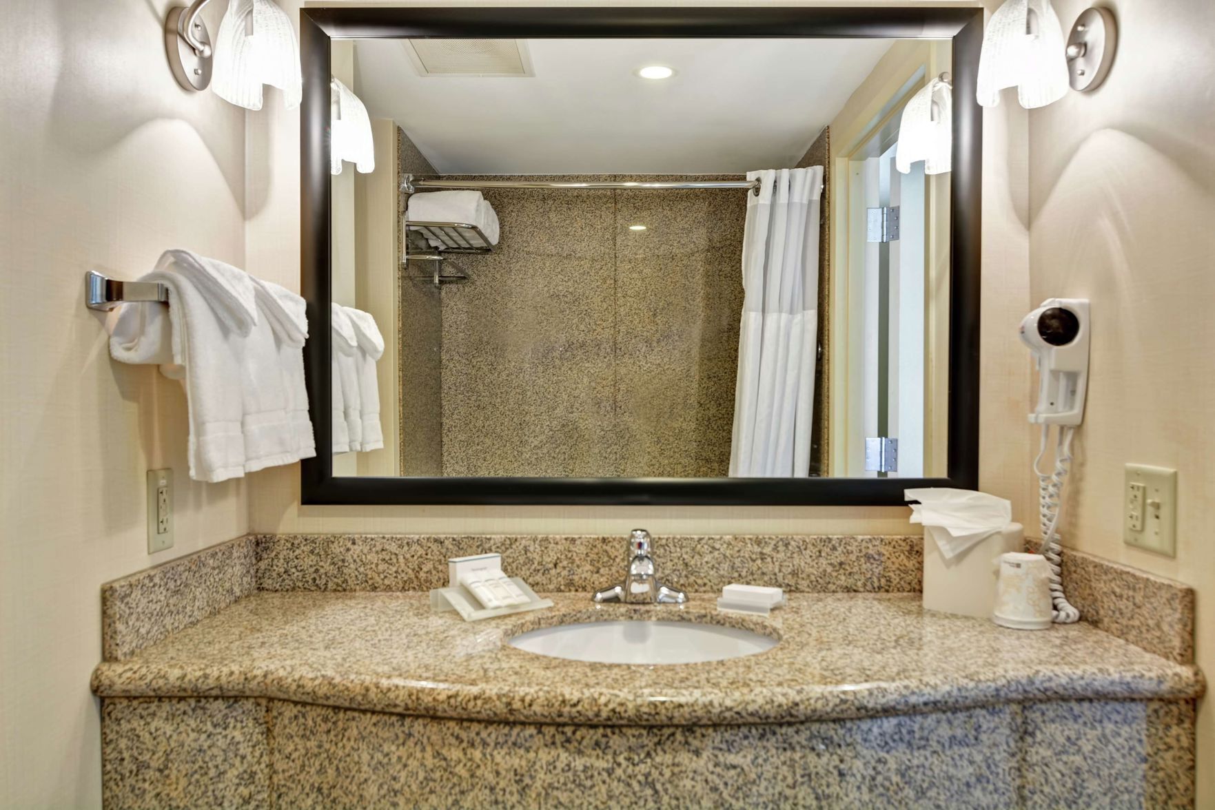 Bathroom | Free toiletries, hair dryer, towels