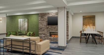 Fairfield Inn & Suites by Marriott Bloomington