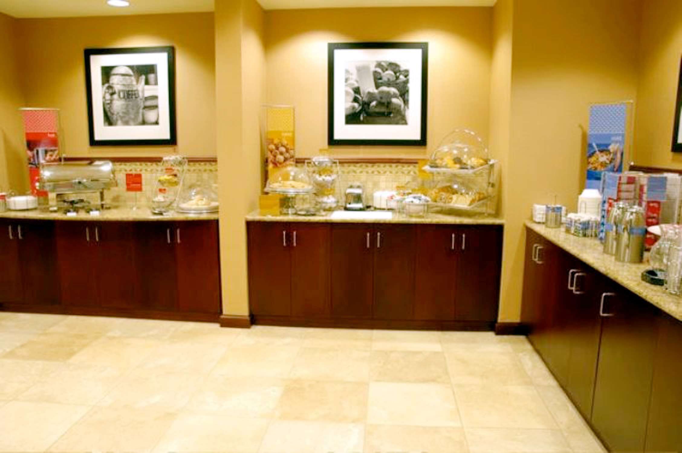 free daily breakfast