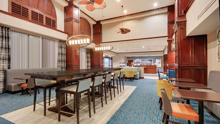Hampton Inn & Suites Dallas-Arlington-South