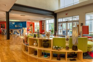 Lobby sitting area - Hotel Indigo Columbus Architectural Center by IHG (Columbus)