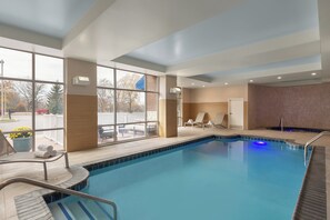 室內游泳池