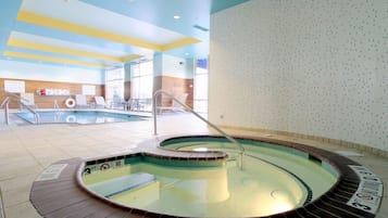 Indoor spa tub