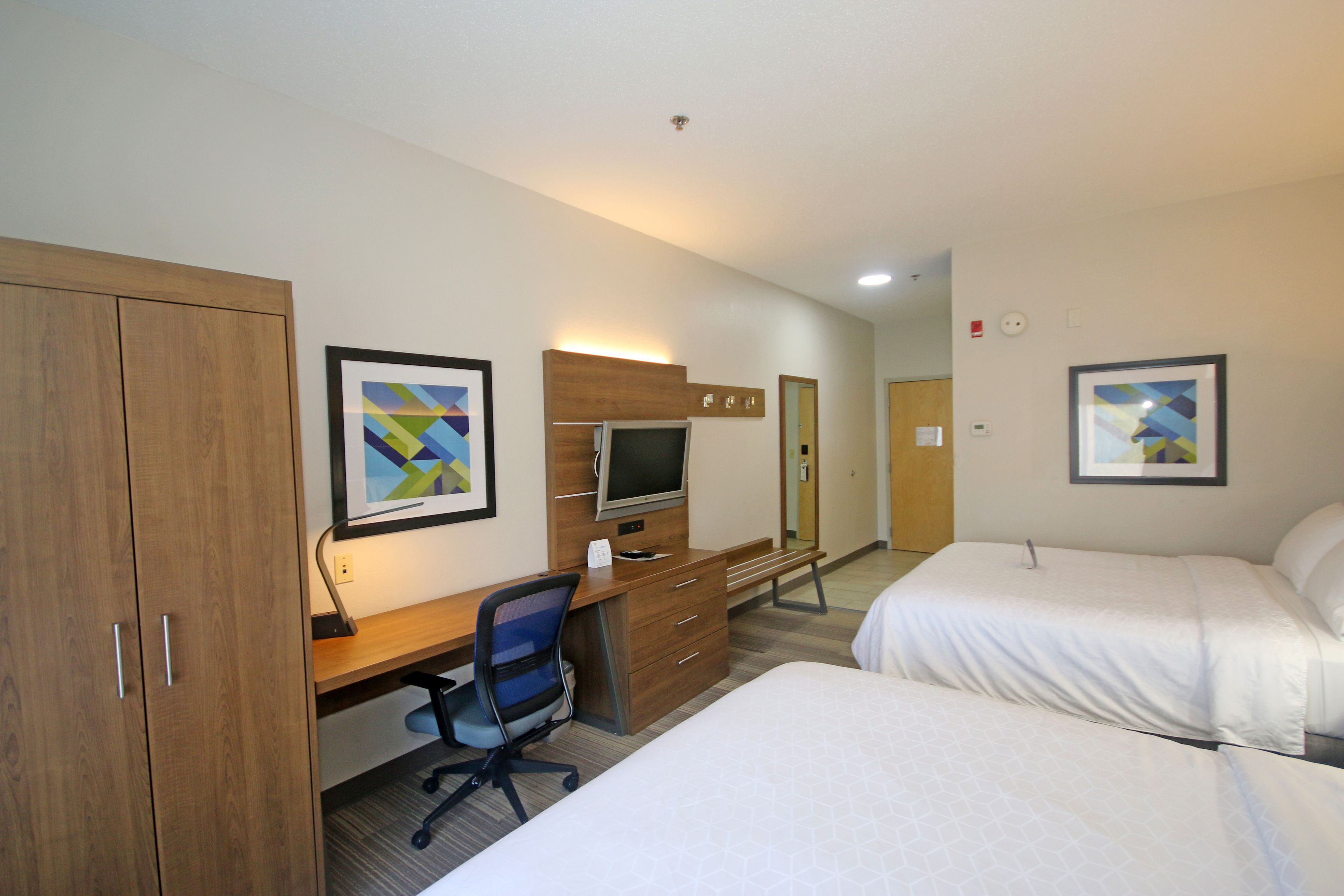 1 bedroom, premium bedding, in-room safe, desk