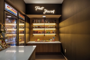 Snack bar - The Block Hotel Bentonville  (Bentonville)