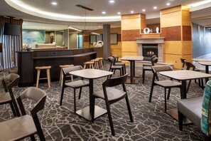 Free daily buffet breakfast - SpringHill Suites by Marriott Medford (Medford)