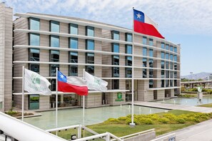 Exterior - Holiday Inn Santiago - Airport Terminal by IHG (Santiago)