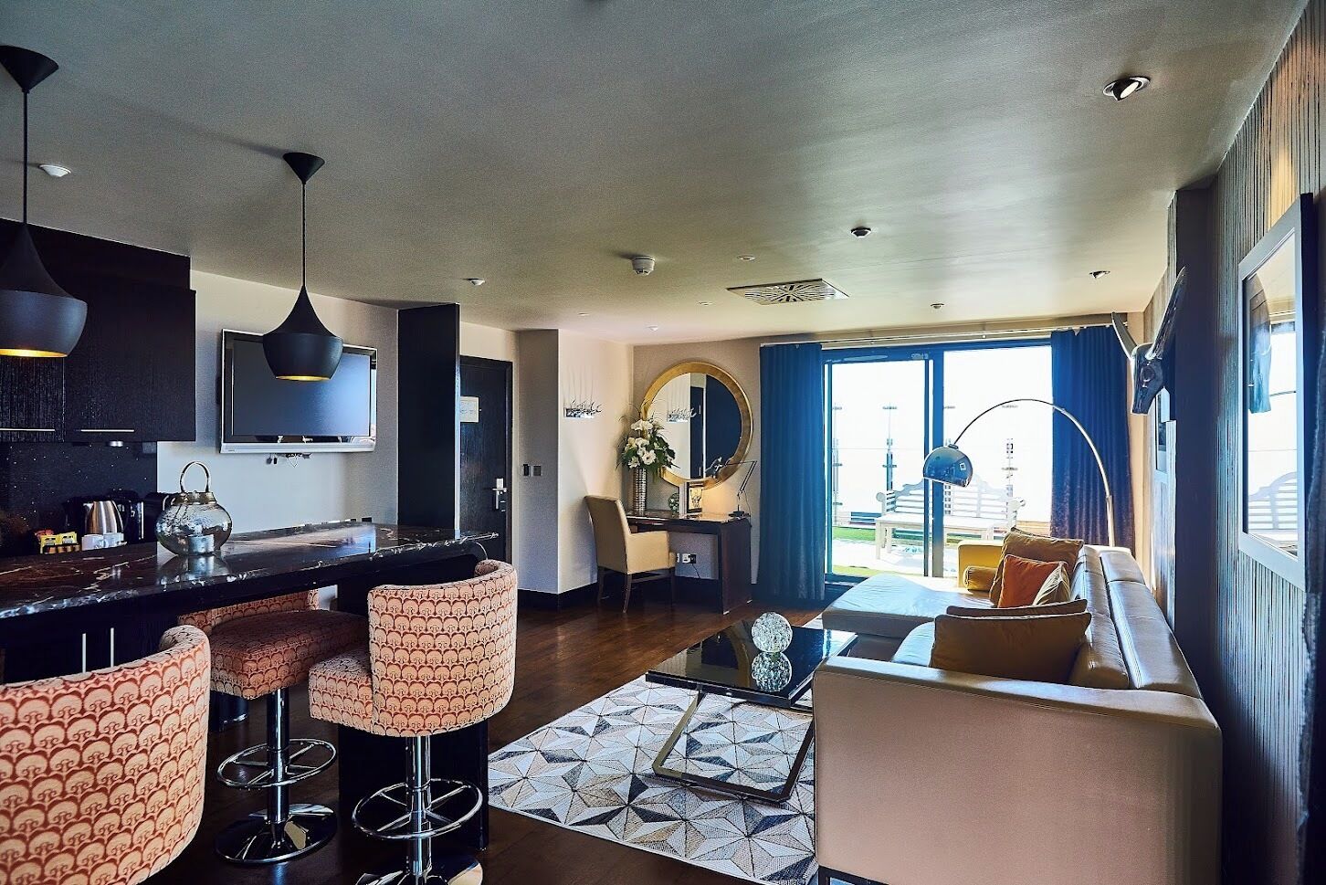 Penthouse | 羽绒被、迷你吧、客房内保险箱、笔记本电脑工作区