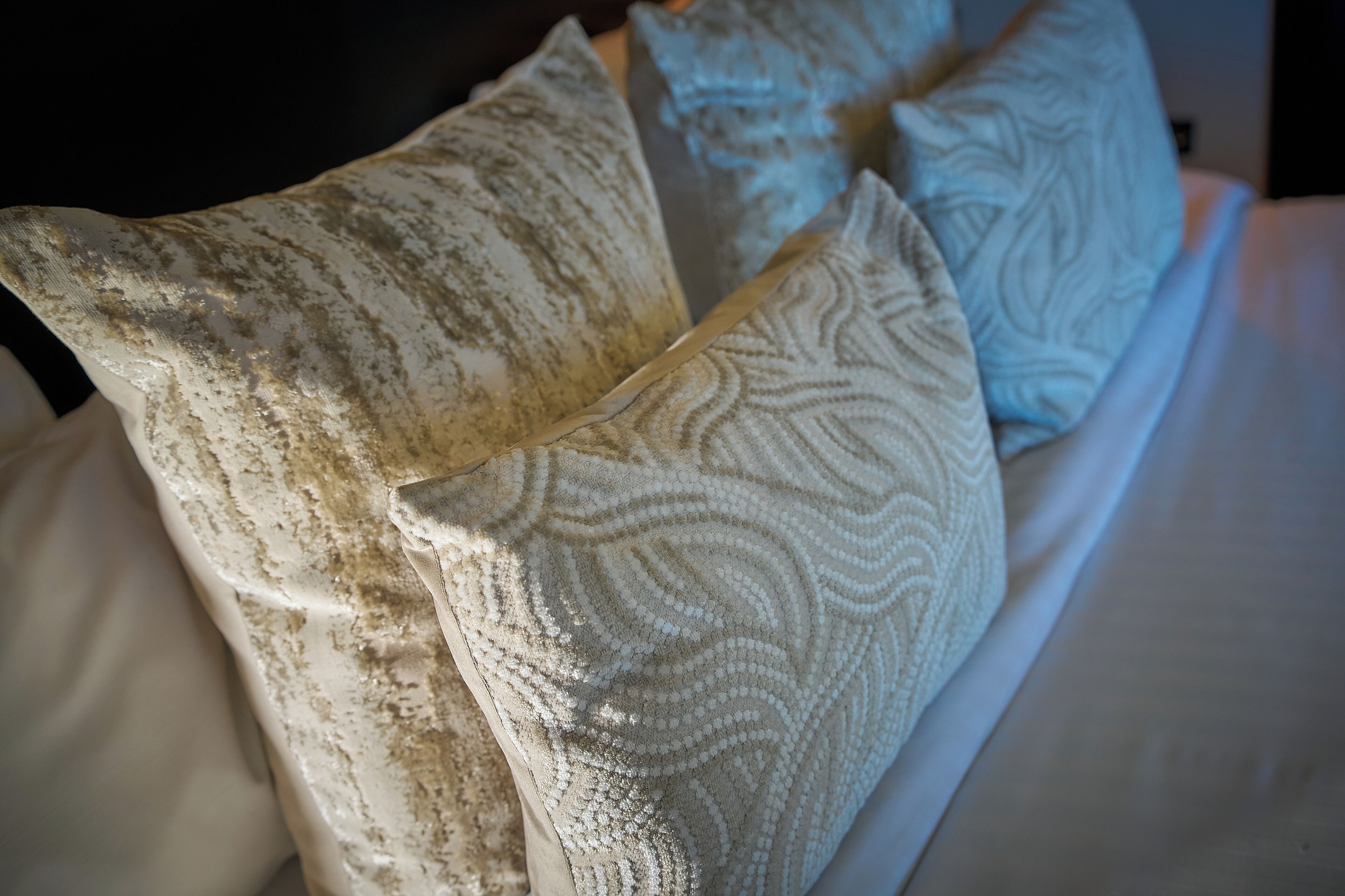 vincent studio | 1 bedroom, down duvets, minibar, in-room safe