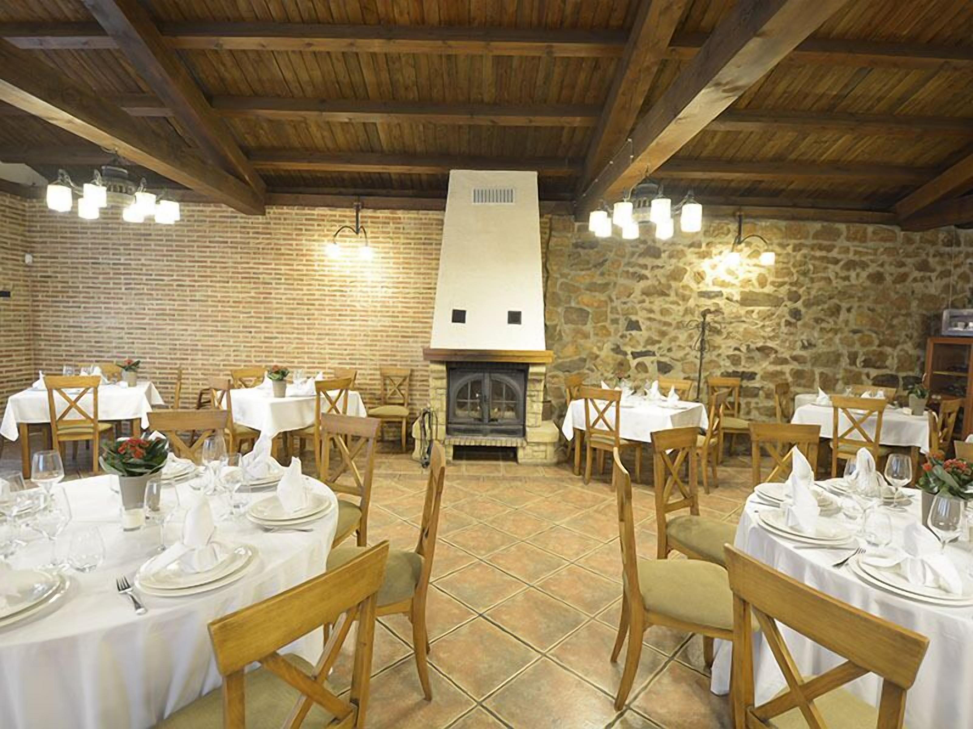 breakfast, lunch, dinner served; spanish cuisine