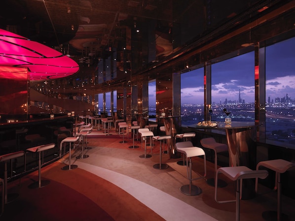 2 bars/lounges, poolside bar