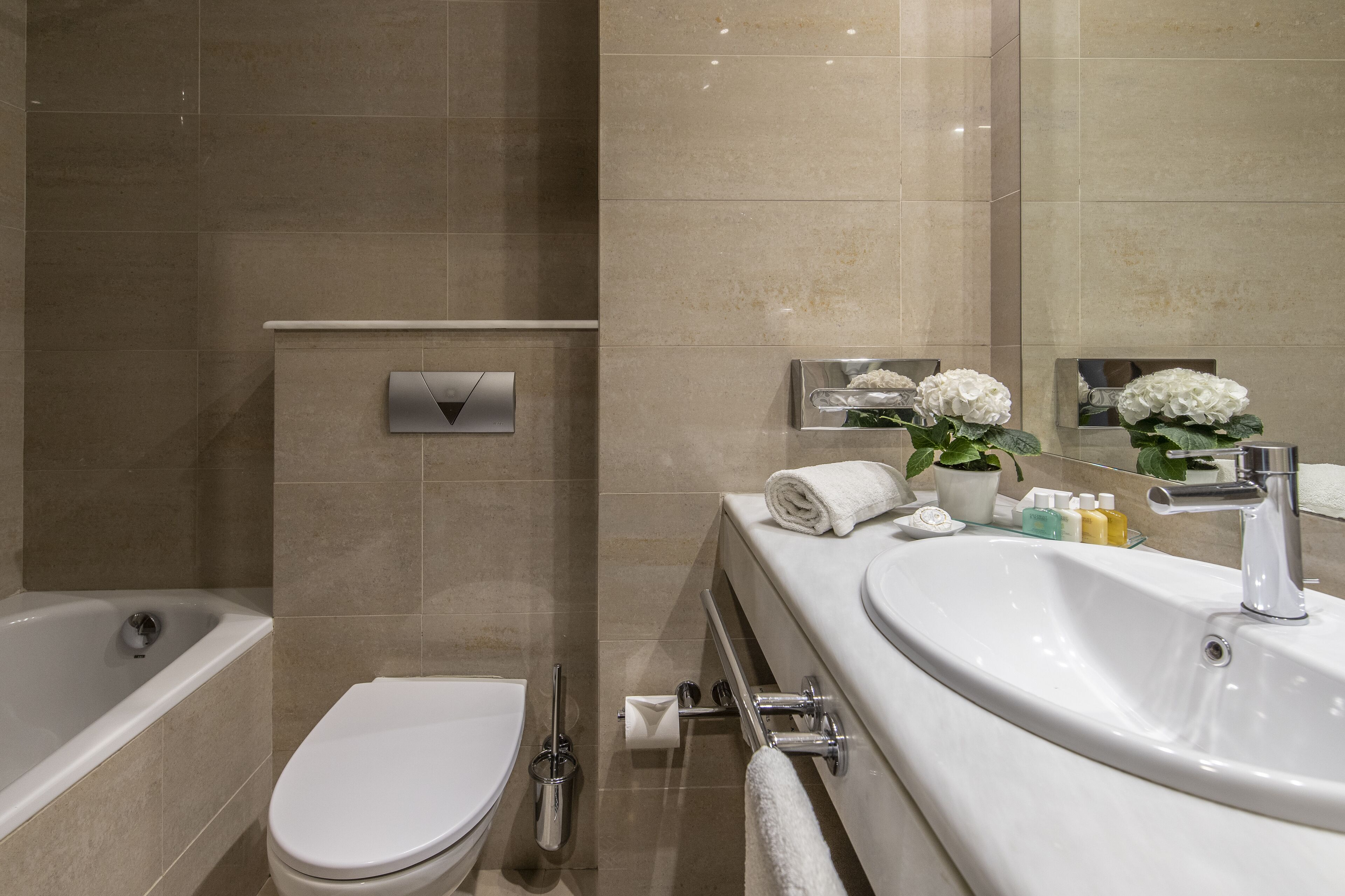 superior double or twin room | bathroom | eco-friendly toiletries, hair dryer, bathrobes, slippers