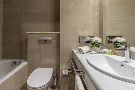 Amalia Hotel Athens - Image 23