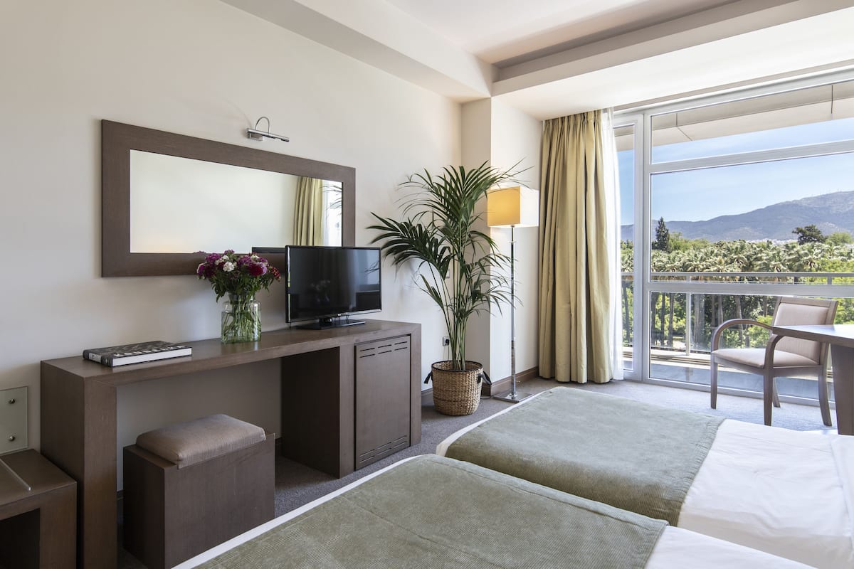 Ropa de cama de alta calidad, edredón y minibar