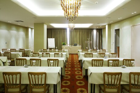 Amalia Hotel Athens - Image 18