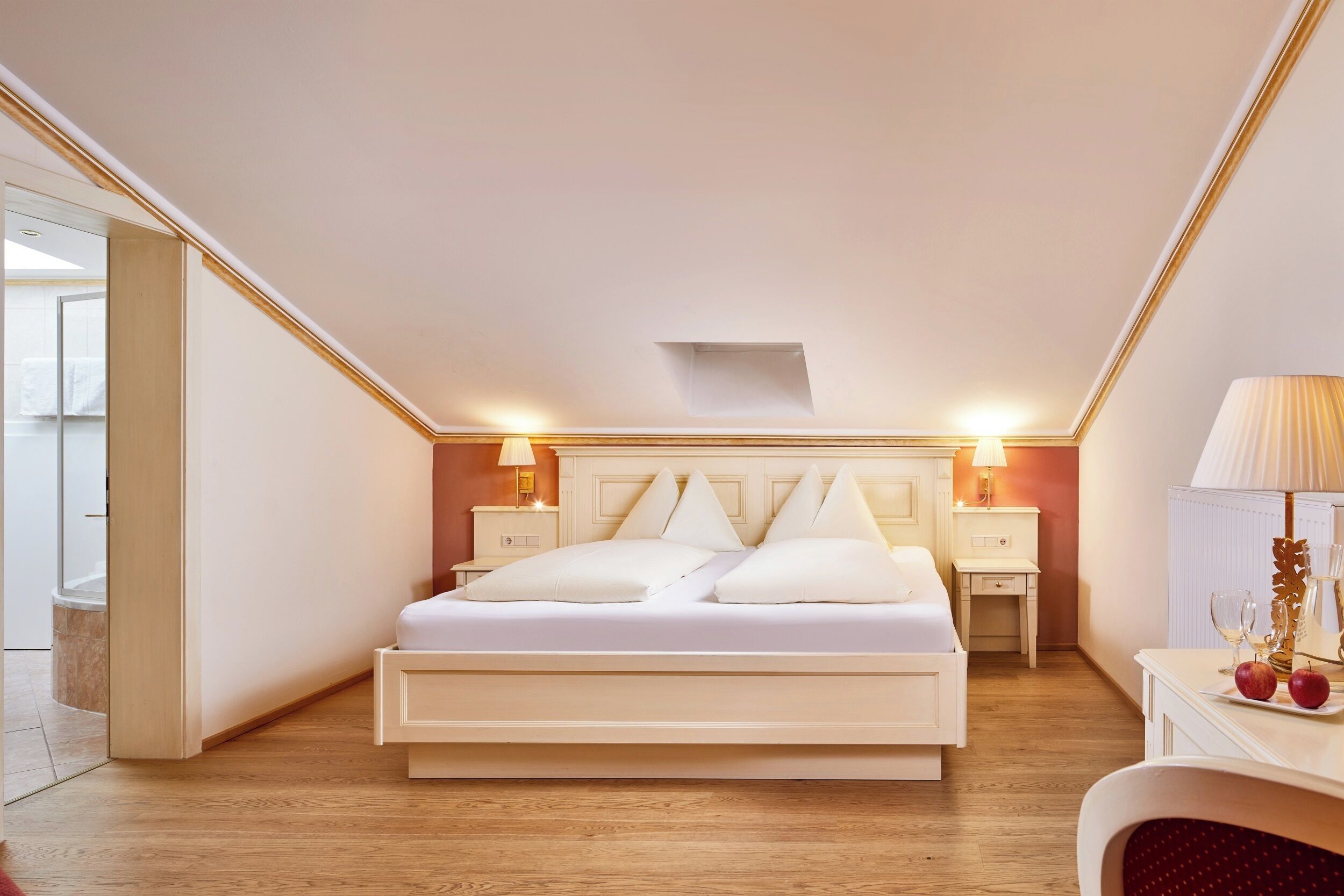 Hypoallergeen beddengoed, een minibar, een kluis op de kamer