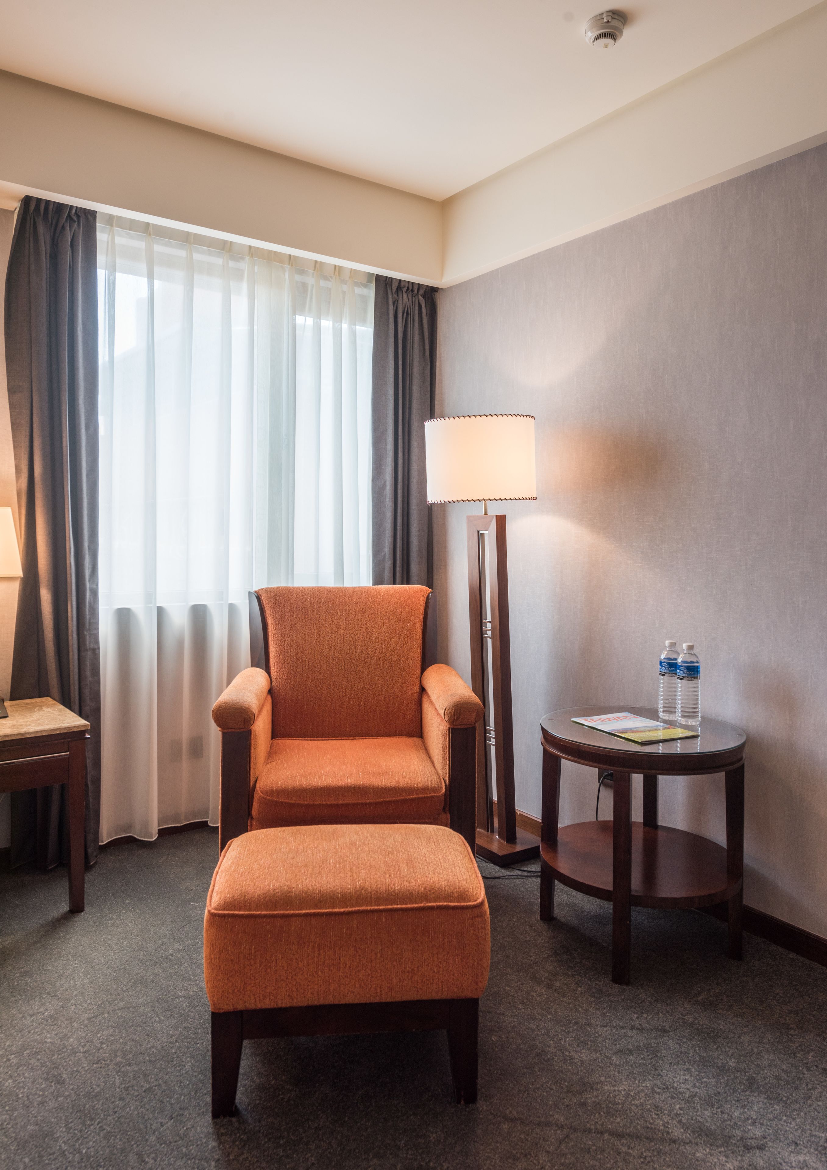 deluxe triple room | 1 bedroom, minibar, in-room safe, desk