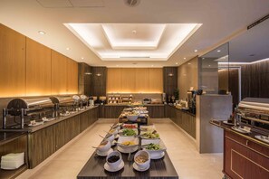 Daily self-serve breakfast (TWD 429 per person)