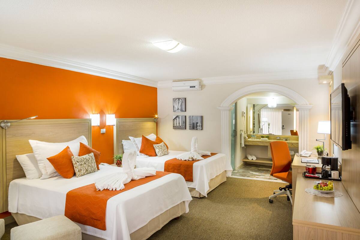 Executive Double Room | In-room safe, desk, iron/ironing board, WiFi (free)